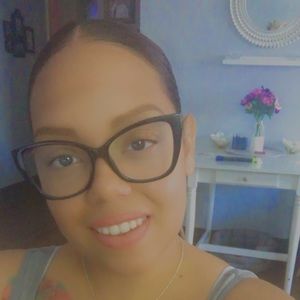 Meet your Posher, Carla